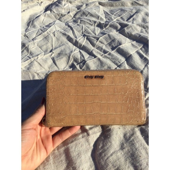 Miu miu full zip wallet mustard yellow crocodile skin leather 7” 7 in alligator - Picture 1 of 13
